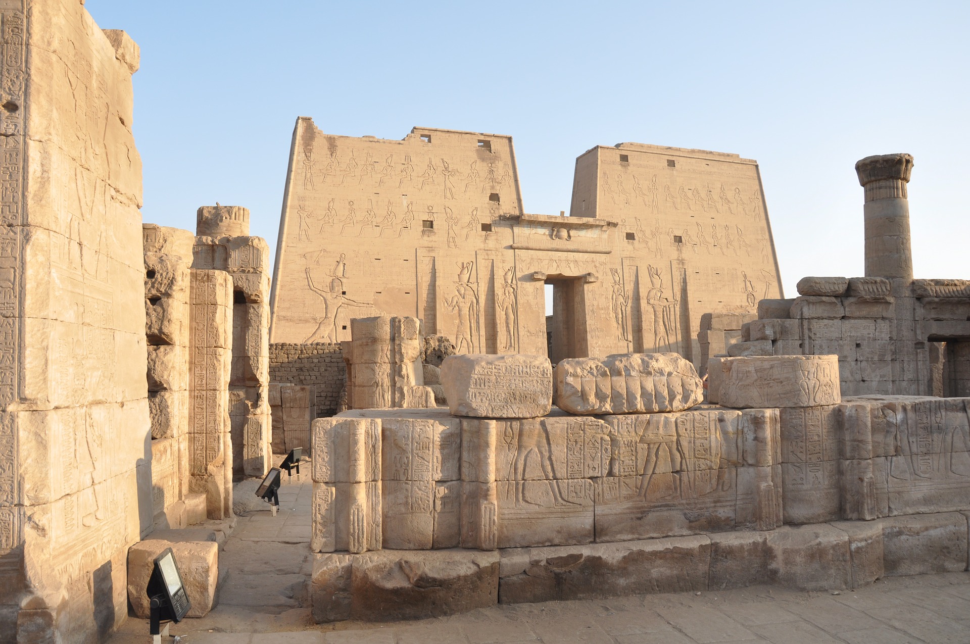 Kom Ombo - Edfu - Luxor